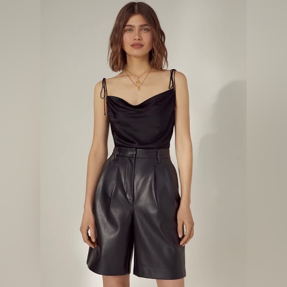 Aritzia Wilfred Black Faux Leather Limerick Short